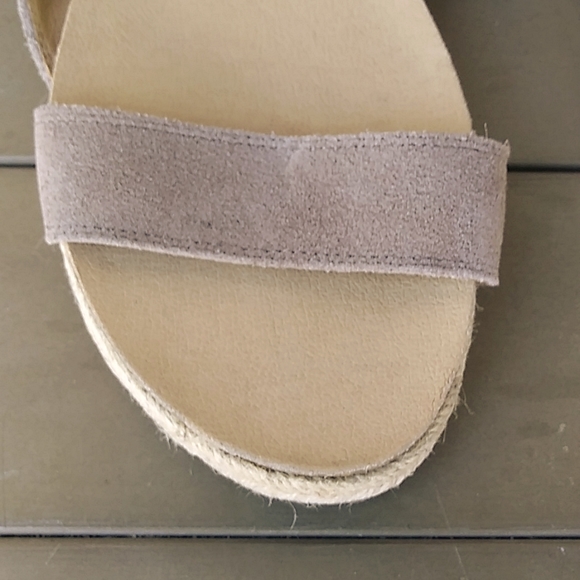 Lucky Brand Sandals - Picture 3 of 10